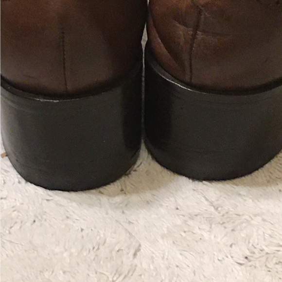 Beautiful lace up oxfords by Nine West. Perfect condition. Unisex look. - Picture 3 of 4